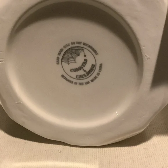 New Cobwebs & Cauldrons Hand Painted Ghost Mug 👻🍄 - Picture 5 of 5